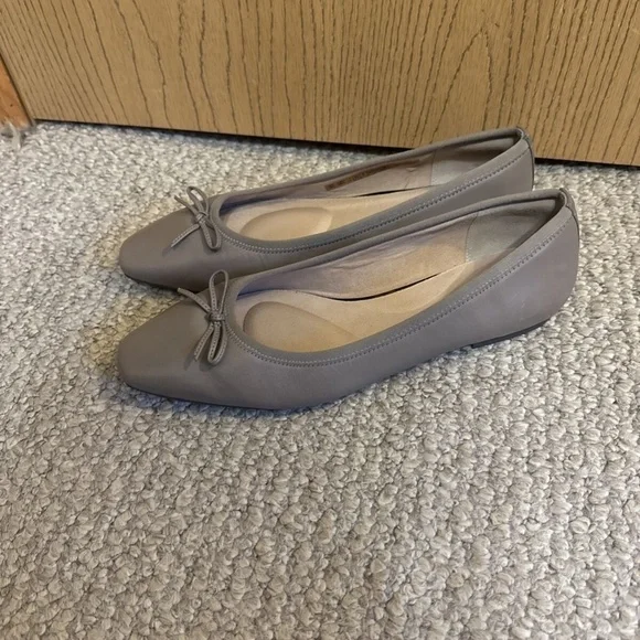 Rockport "Laylani Total Motion" Size 8.5M Solid Taupe Closed Toe Ballerina Flats - Picture 2 of 6